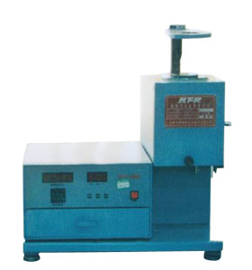 Přístroj na měření průtoku taveniny